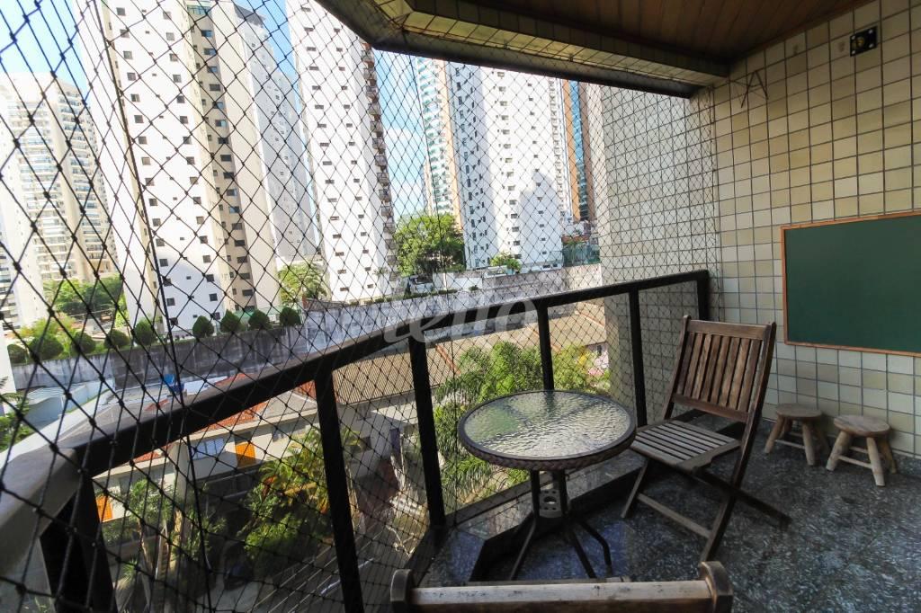 SACADA de Apartamento à venda, Padrão com 102 m², 3 quartos e 2 vagas em Vila Regente Feijó - São Paulo