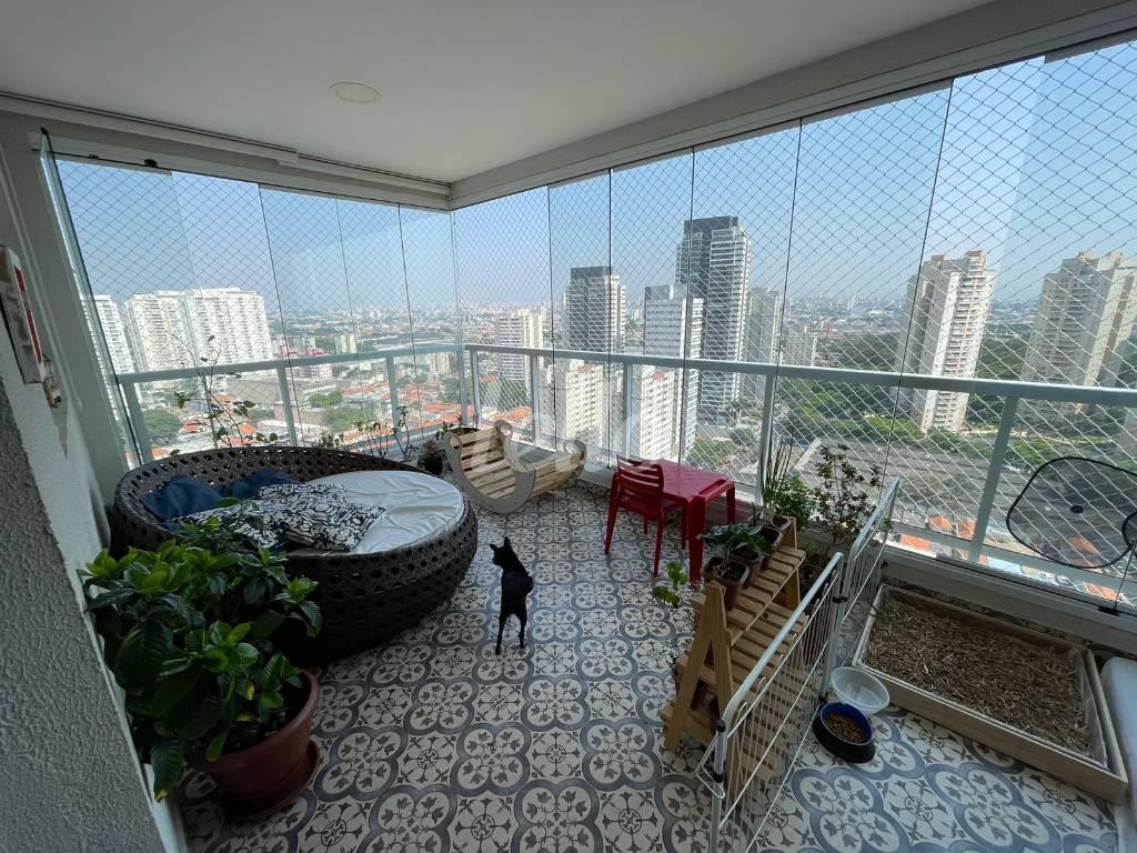 VARANDA GOURMET de Apartamento à venda, Padrão com 89 m², 2 quartos e 2 vagas em Tatuapé - São Paulo