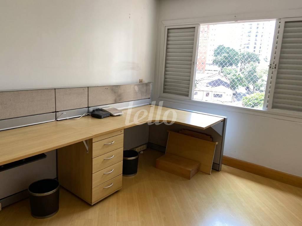DORMITÓRIO de Apartamento à venda, Padrão com 188 m², 3 quartos e 2 vagas em Paraíso - São Paulo