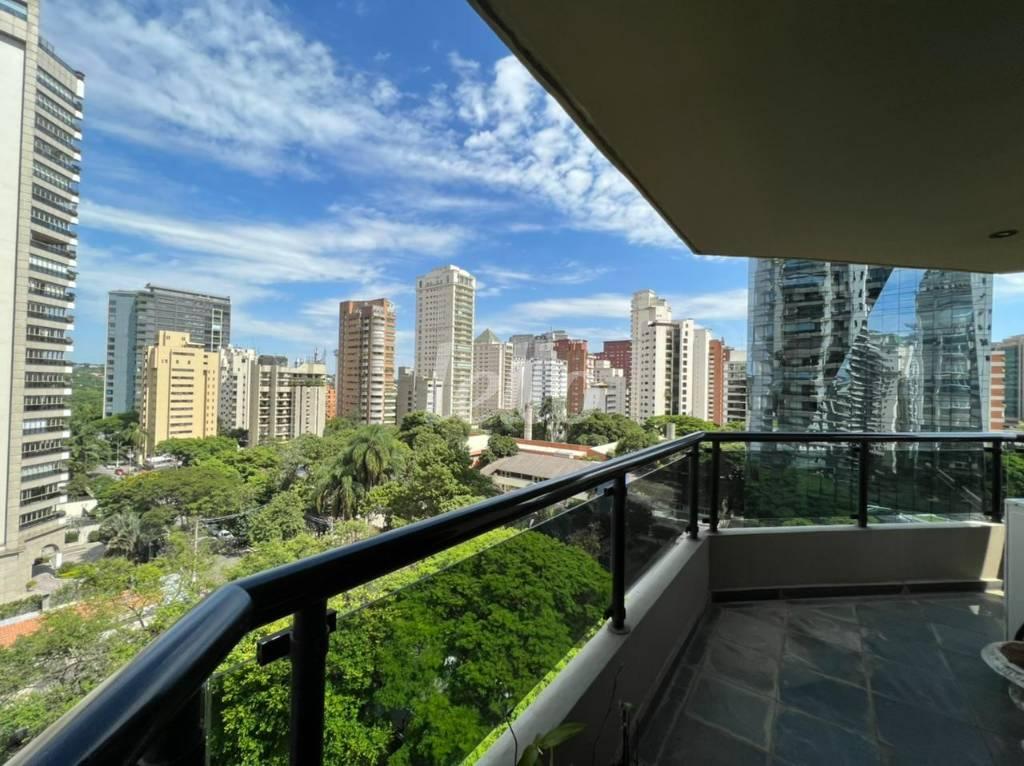 VARANDA de Apartamento à venda, Padrão com 220 m², 4 quartos e 4 vagas em Vila Nova Conceição - São Paulo