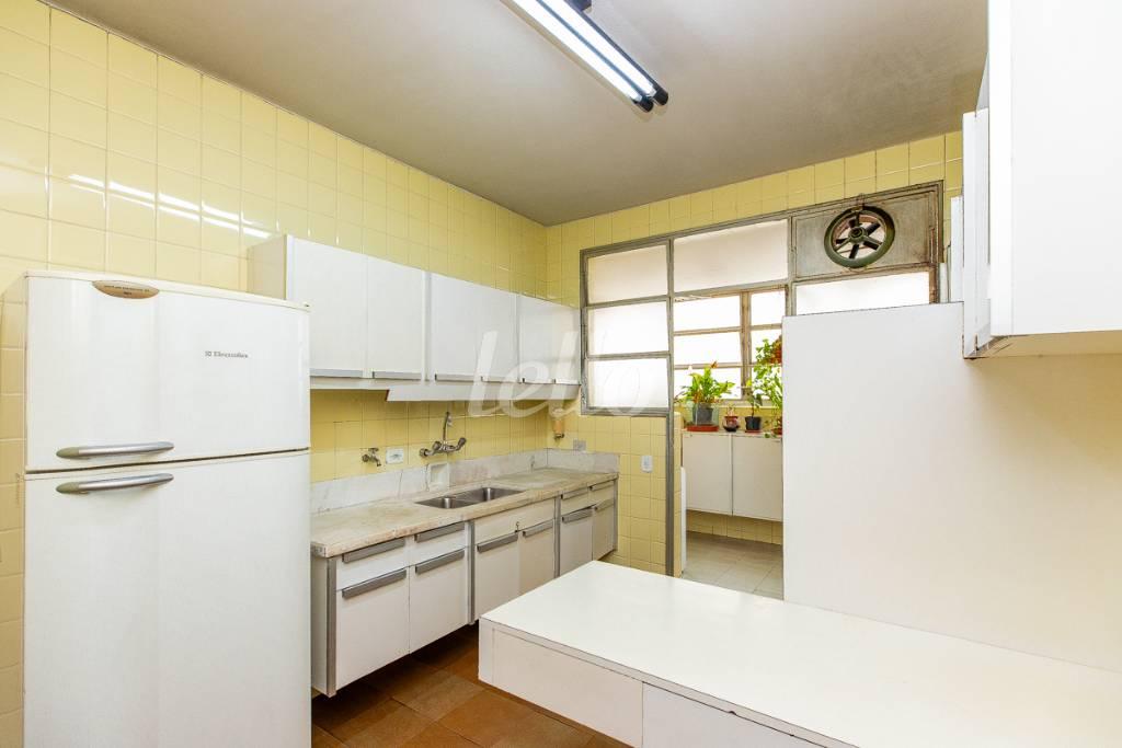 COZINHA de Apartamento à venda, Padrão com 213 m², 3 quartos e 2 vagas em Jardins - São Paulo