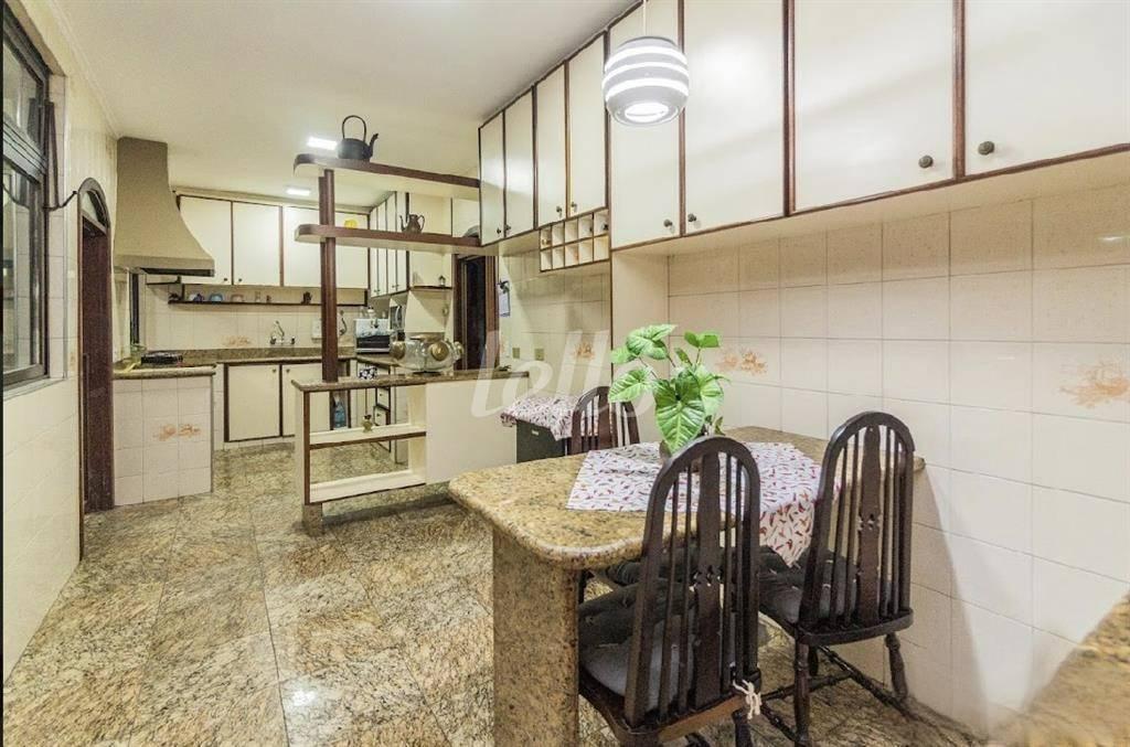 COZINHA de Casa para alugar, sobrado com 409 m², 4 quartos e 4 vagas em Sítio do Mandaqui - São Paulo