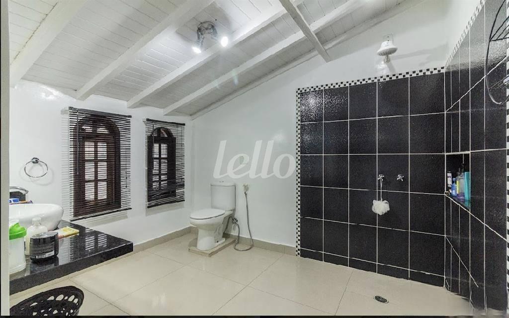 BANHEIRO SUITE 1 de Casa para alugar, sobrado com 409 m², 4 quartos e 4 vagas em Sítio do Mandaqui - São Paulo