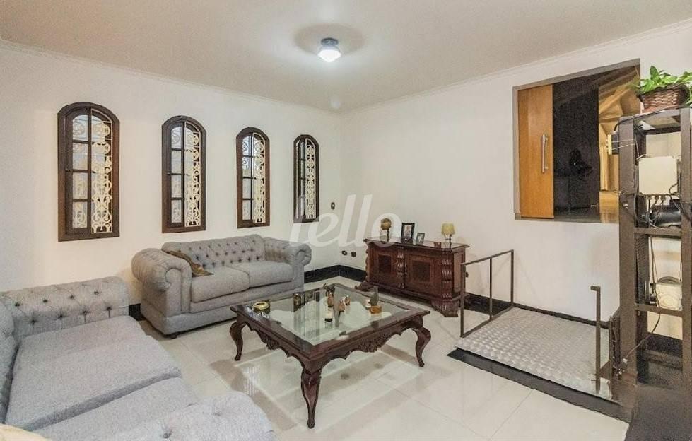 SALA de Casa para alugar, sobrado com 409 m², 4 quartos e 4 vagas em Sítio do Mandaqui - São Paulo