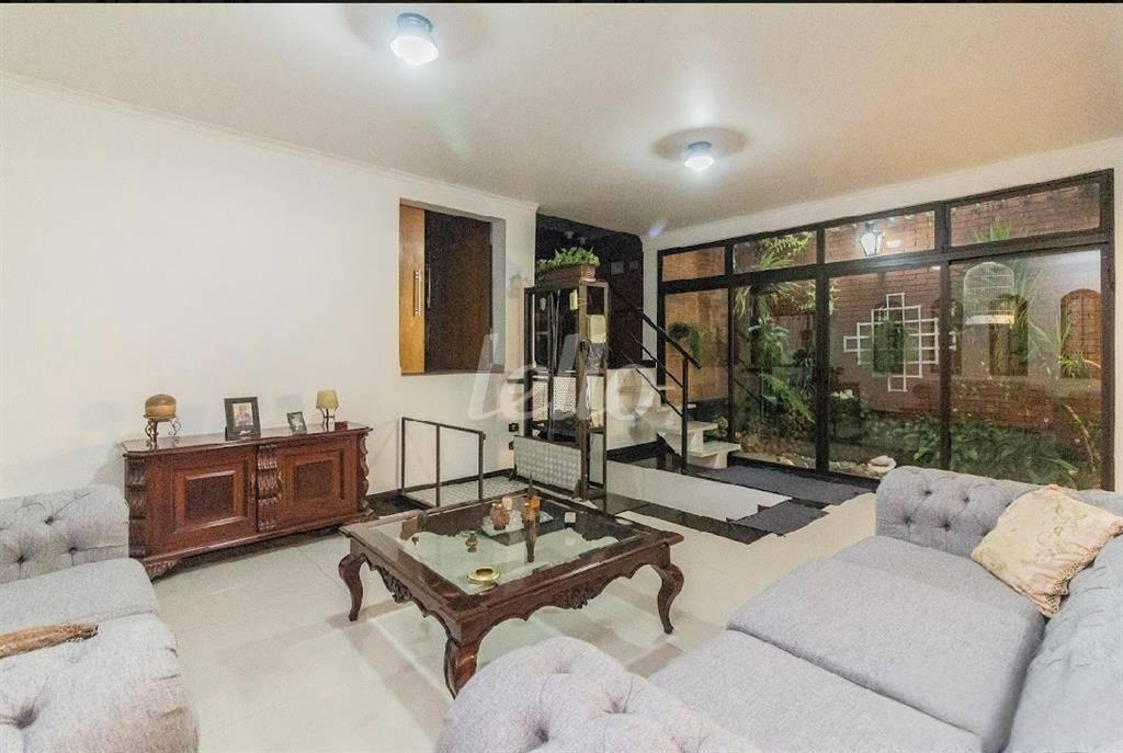 SALA de Casa para alugar, sobrado com 409 m², 4 quartos e 4 vagas em Sítio do Mandaqui - São Paulo