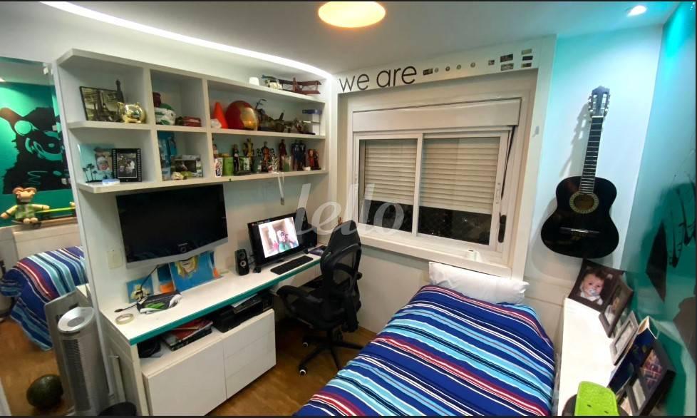 DORMITORIO de Apartamento à venda, Padrão com 125 m², 3 quartos e 2 vagas em Vila Mariana - São Paulo