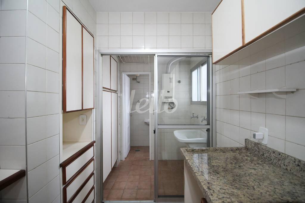 COZINHA de Apartamento para alugar, Padrão com 66 m², 2 quartos e 1 vaga em Vila Olímpia - São Paulo