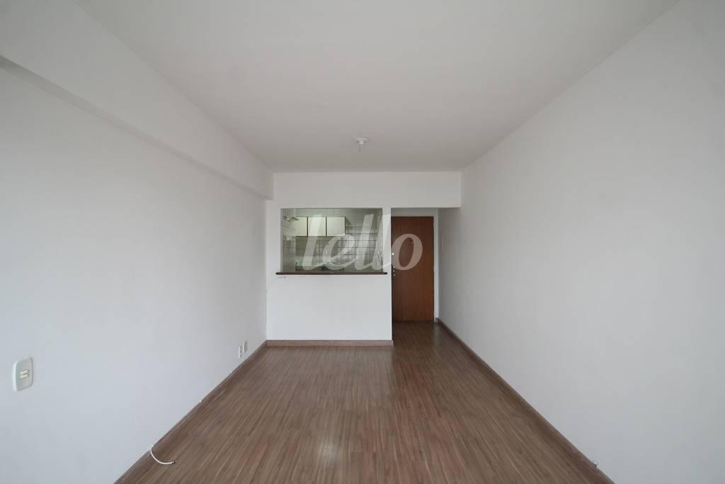 SALA de Apartamento para alugar, Padrão com 66 m², 2 quartos e 1 vaga em Vila Olímpia - São Paulo