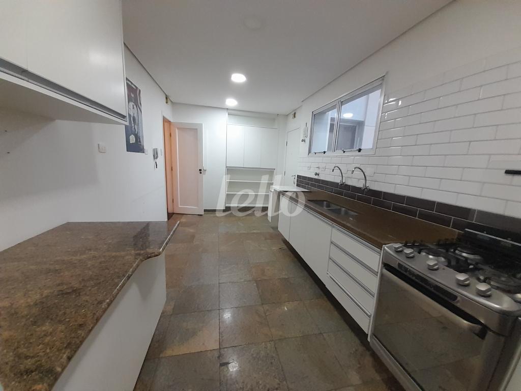 10-COZINHA-001.JPG de Apartamento à venda, Padrão com 140 m², 3 quartos e 2 vagas em Água Fria - São Paulo