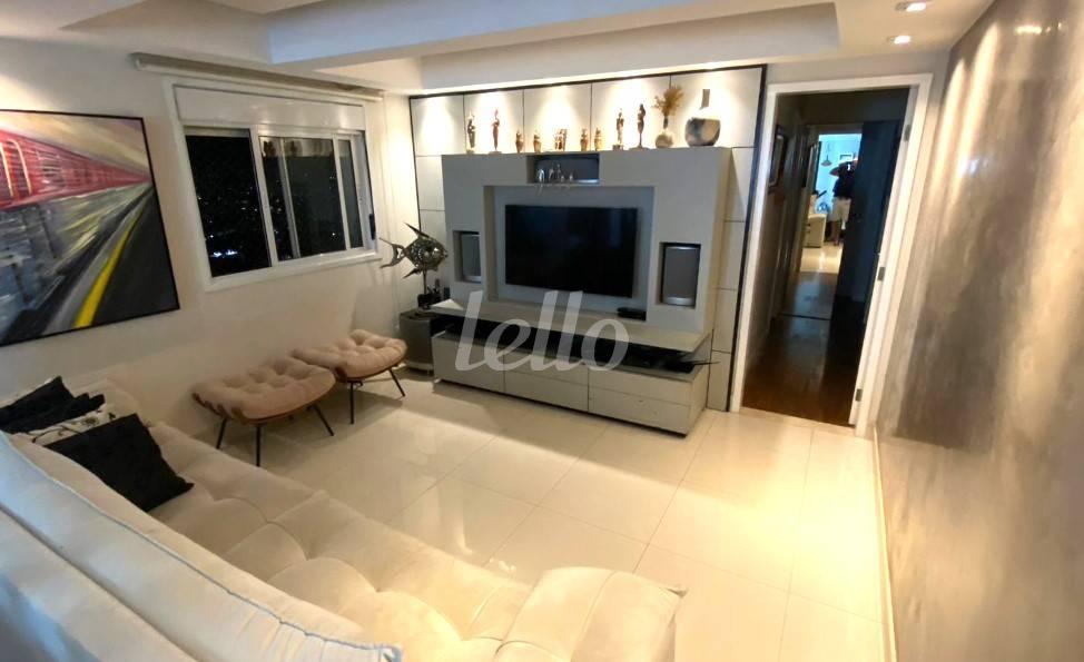 SALA de Apartamento à venda, Padrão com 125 m², 3 quartos e 2 vagas em Vila Mariana - São Paulo