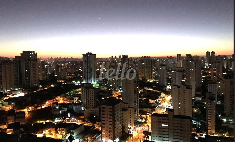 VISTA de Apartamento à venda, Padrão com 125 m², 3 quartos e 2 vagas em Vila Mariana - São Paulo
