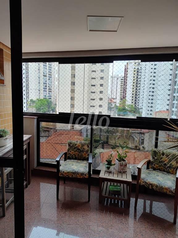 VARANDA de Apartamento à venda, Padrão com 123 m², 3 quartos e 3 vagas em Vila Regente Feijó - São Paulo