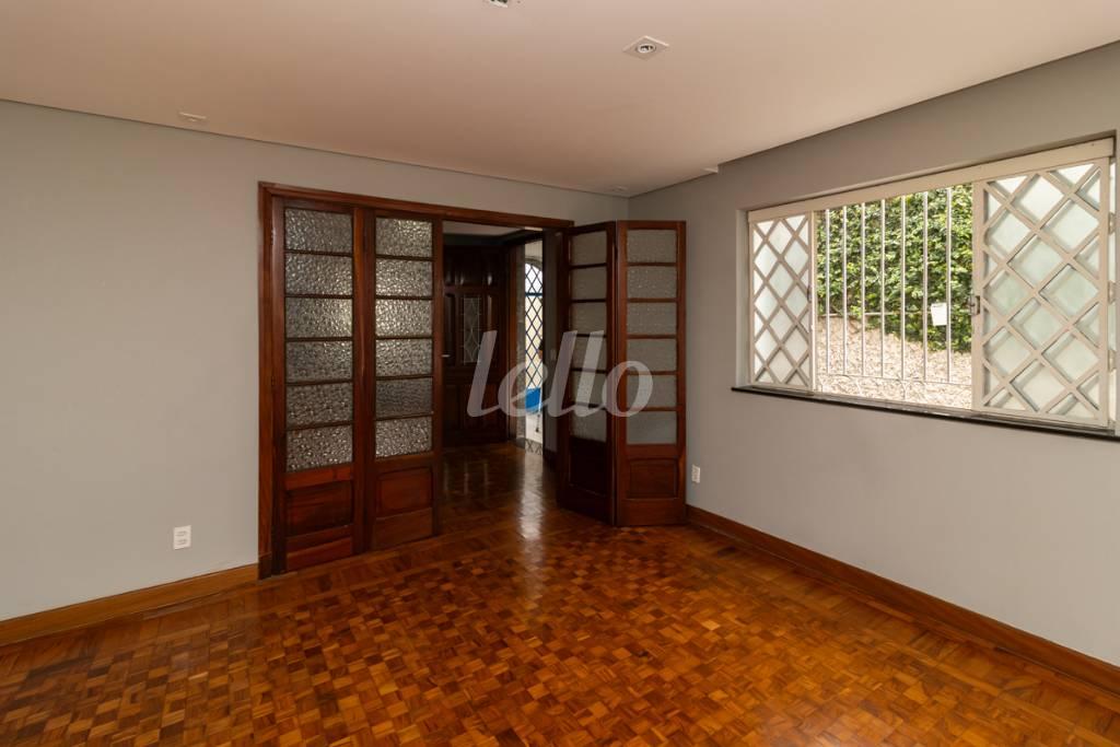05 SALA de Casa à venda, sobrado com 300 m², 3 quartos e 4 vagas em Parque São Jorge - São Paulo