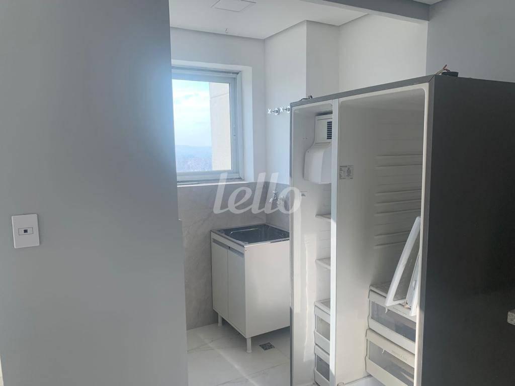 ÁREA DE SERVIÇO de Apartamento para alugar, Duplex com 300 m², 3 quartos e 3 vagas em Cerqueira César - São Paulo