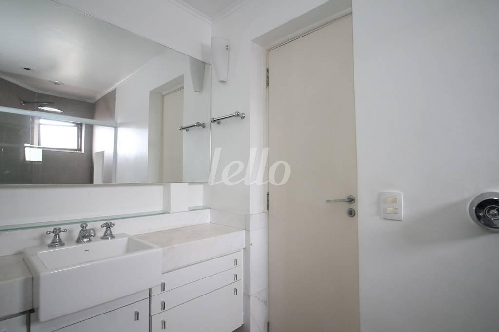 BANHEIRO de Apartamento para alugar, Padrão com 154 m², 2 quartos e 1 vaga em Sumarezinho - São Paulo