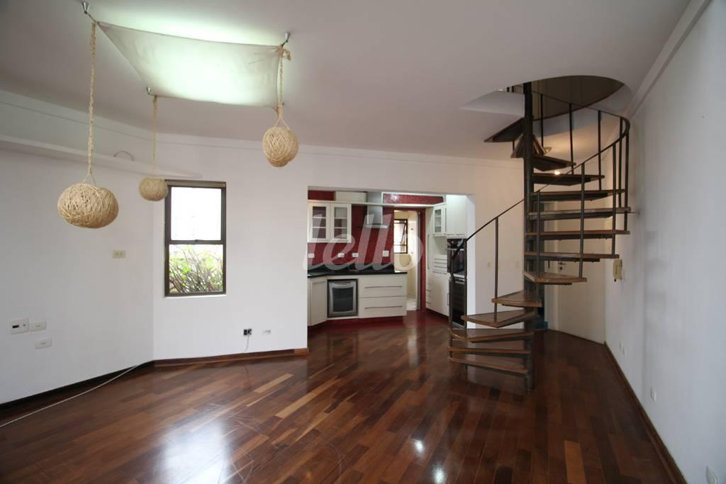SALA de Apartamento para alugar, Padrão com 154 m², 2 quartos e 1 vaga em Sumarezinho - São Paulo