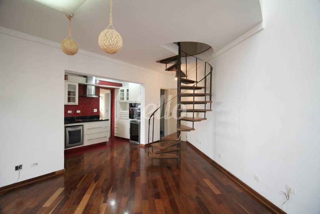 SALA de Apartamento para alugar, Padrão com 154 m², 2 quartos e 1 vaga em Sumarezinho - São Paulo