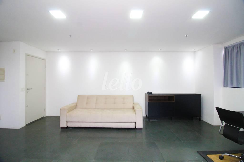 SALA de Sala / Conjunto para alugar, Padrão com 50 m², e 1 vaga em Vila Monte Alegre - São Paulo
