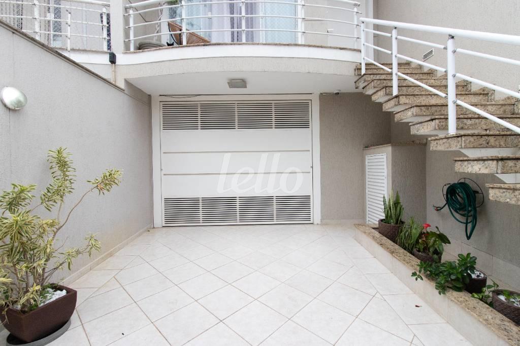 GARAGEM de Casa à venda, sobrado com 205 m², 3 quartos e 4 vagas em Vila Dom Pedro Ii - São Paulo