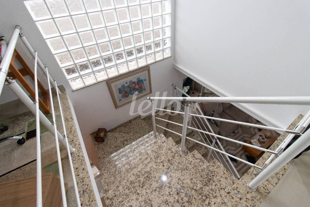 ESCADA de Casa à venda, sobrado com 205 m², 3 quartos e 4 vagas em Vila Dom Pedro Ii - São Paulo