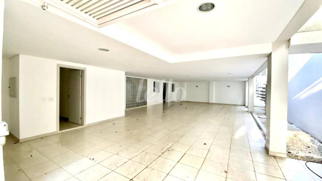 GARAGEM de Casa à venda, sobrado com 462 m², 4 quartos e 6 vagas em Jardim Petrópolis - São Paulo
