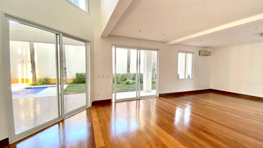 SALA de Casa à venda, sobrado com 462 m², 4 quartos e 6 vagas em Jardim Petrópolis - São Paulo