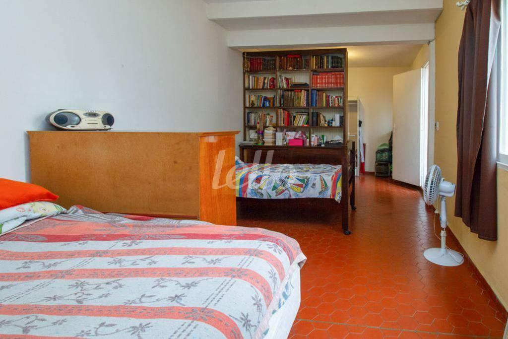 DORMITÓRIO de Casa à venda, sobrado com 214 m², 3 quartos e 4 vagas em Campo Belo - São Paulo