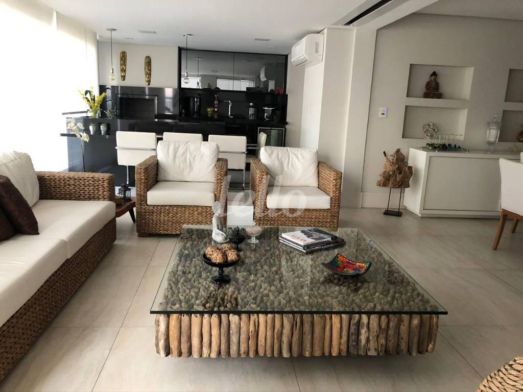 SALA DOIS AMBIENTES de Apartamento à venda, Padrão com 180 m², 3 quartos e 3 vagas em Mooca - São Paulo