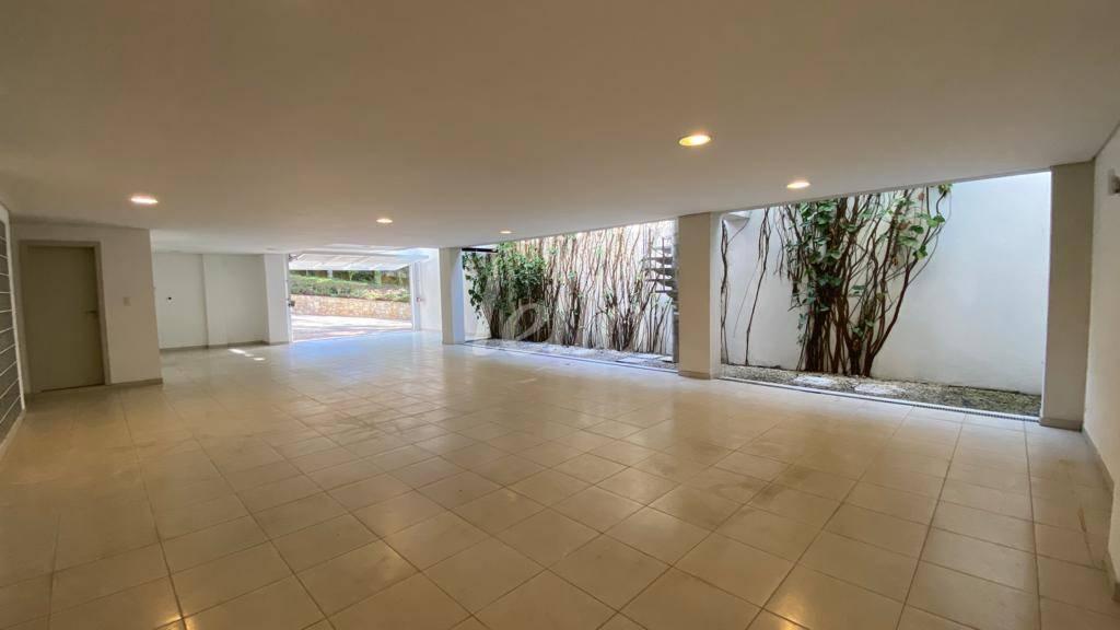GARAGEM de Casa à venda, sobrado com 857 m², 4 quartos e 8 vagas em Jardim Petrópolis - São Paulo