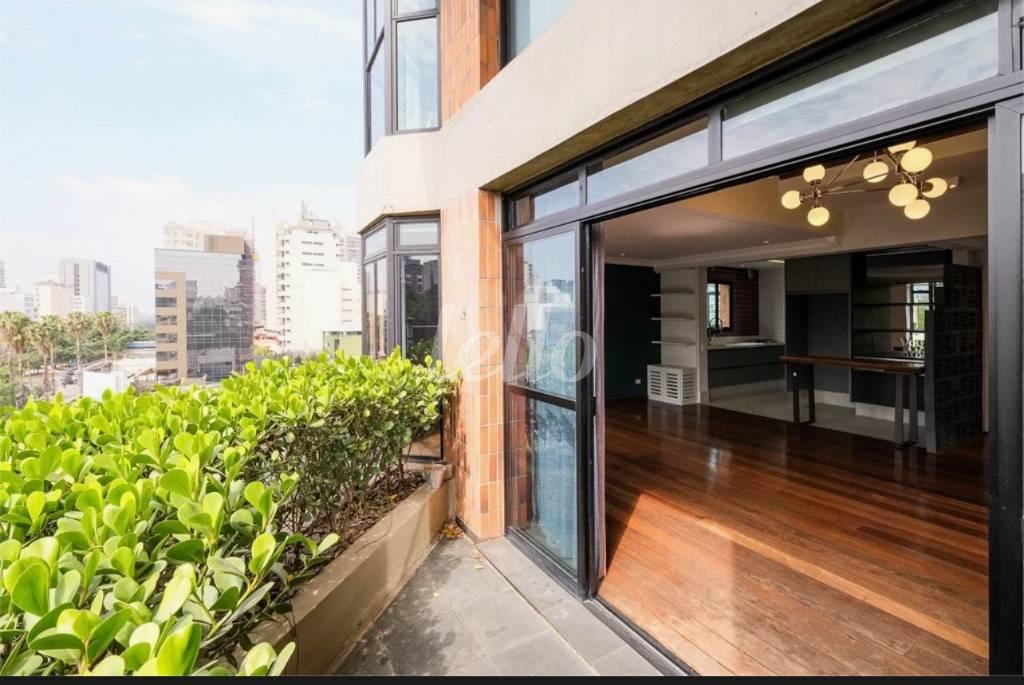 VARANDA de Apartamento à venda, Duplex com 125 m², 2 quartos e 2 vagas em Pinheiros - São Paulo