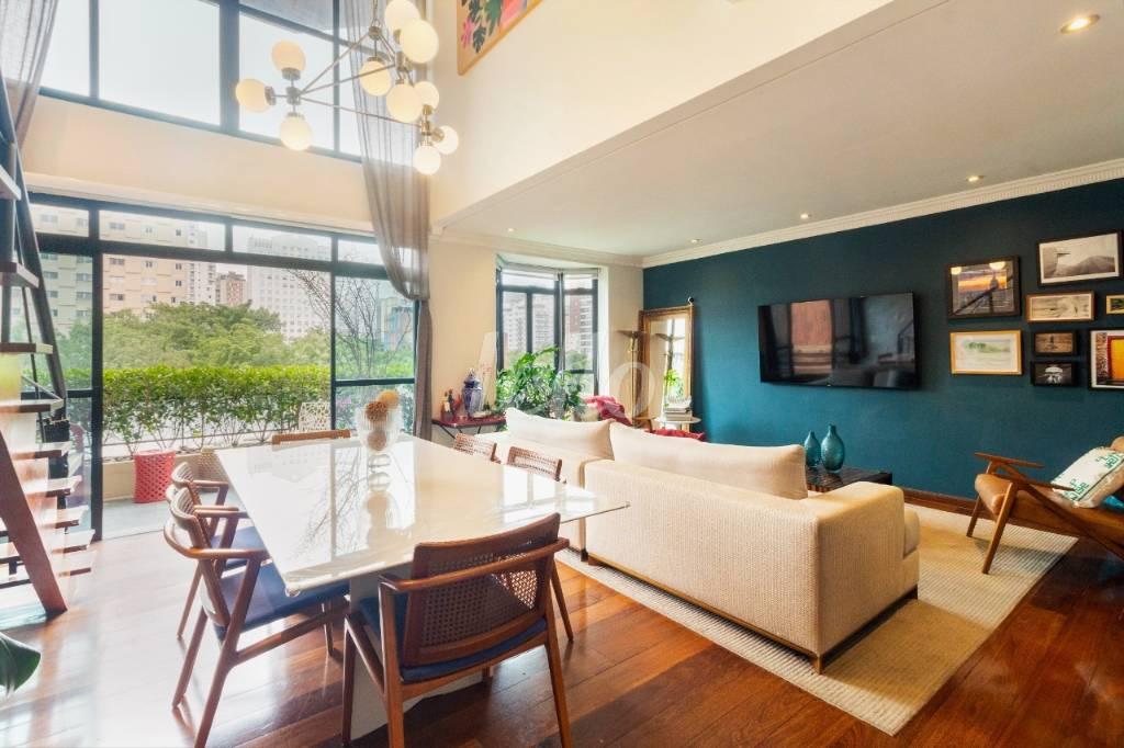 SALA de Apartamento à venda, Duplex com 125 m², 2 quartos e 2 vagas em Pinheiros - São Paulo