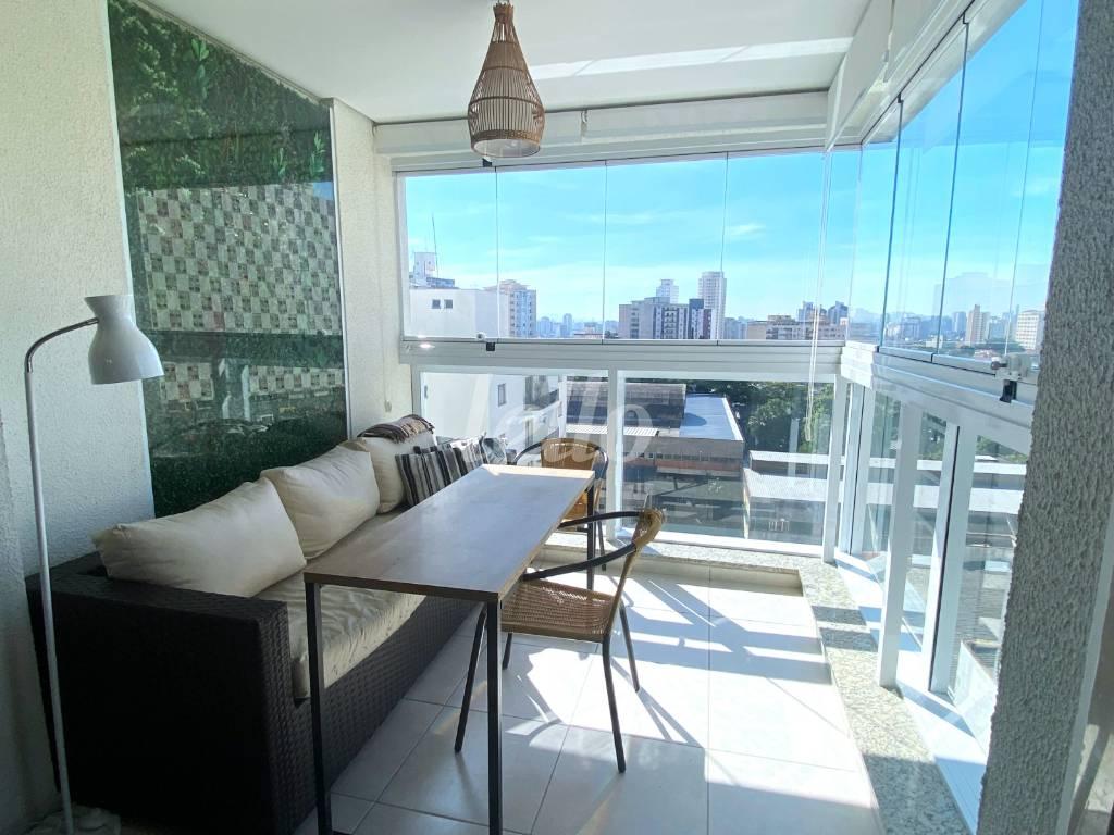 VARANDA de Apartamento à venda, Padrão com 51 m², 2 quartos e 1 vaga em Aclimação - São Paulo