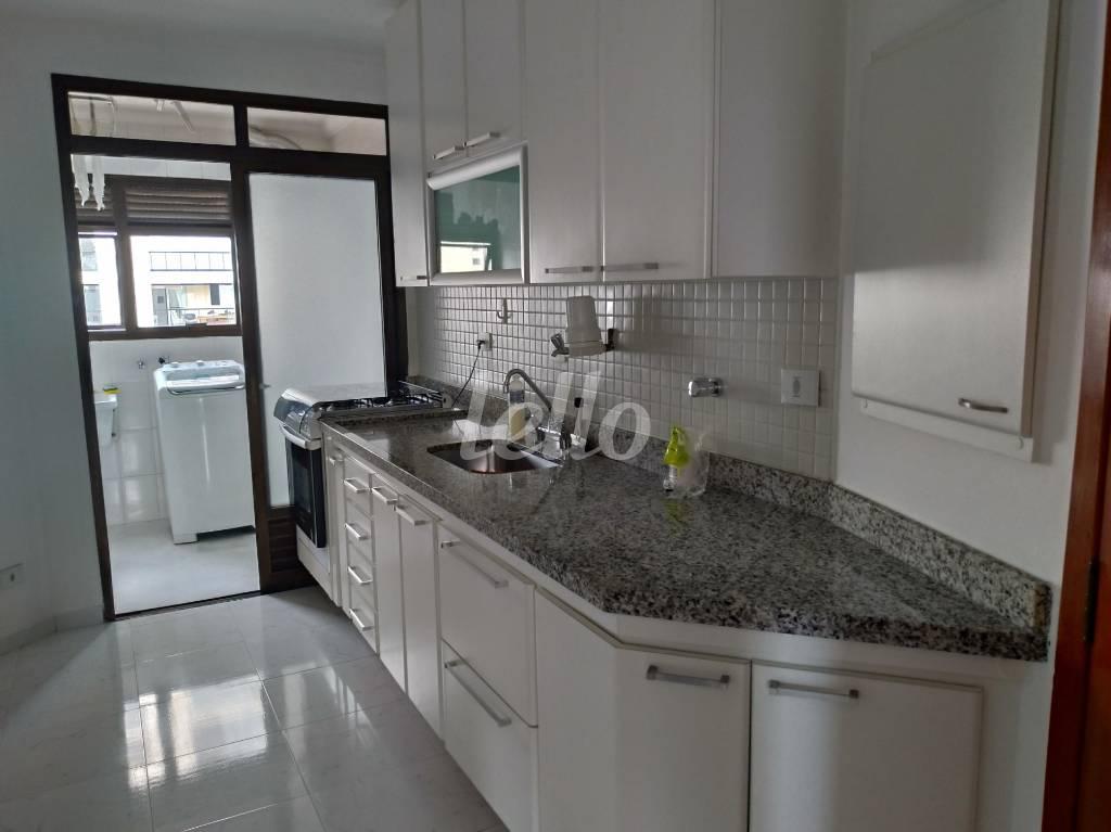 COZINHA de Apartamento à venda, Padrão com 114 m², 3 quartos e 1 vaga em Vila Bertioga - São Paulo