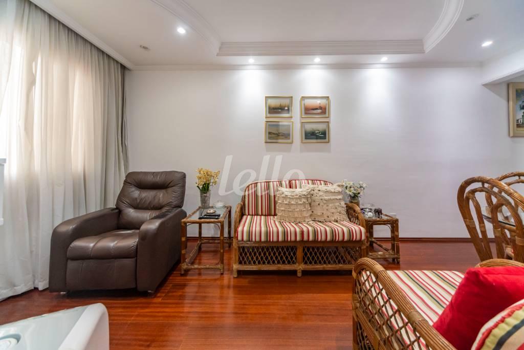 SALA de Apartamento à venda, Padrão com 56 m², 2 quartos e 1 vaga em Vila Valparaíso - Santo André