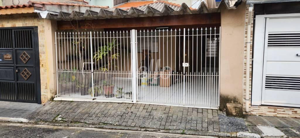 FACHADA de Casa à venda, sobrado com 82 m², e 2 vagas em Vila Tolstoi - São Paulo