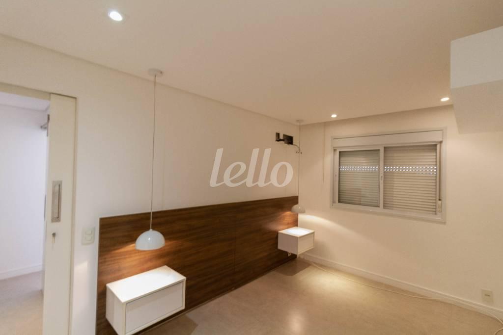 DORMITÓRIO de Apartamento para alugar, Padrão com 73 m², 1 quarto e 1 vaga em Vila Clementino - São Paulo