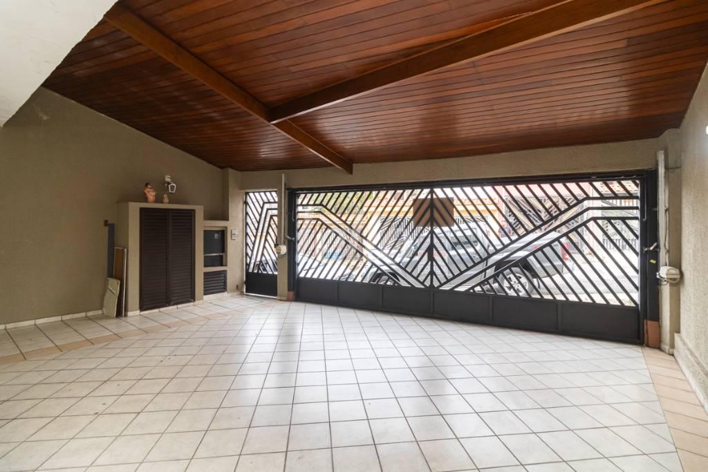 46 GARAGEM de Casa à venda, sobrado com 300 m², 4 quartos e 4 vagas em Utinga - Santo André