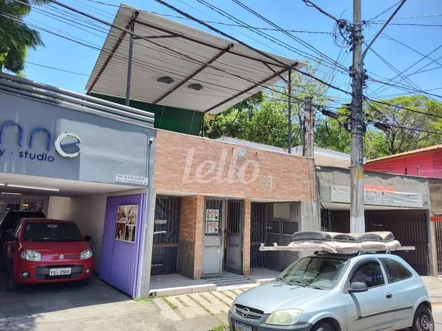 FACHADA de Casa à venda, sobrado com 231 m², 1 quarto e 1 vaga em Chácara Santo Antônio - São Paulo