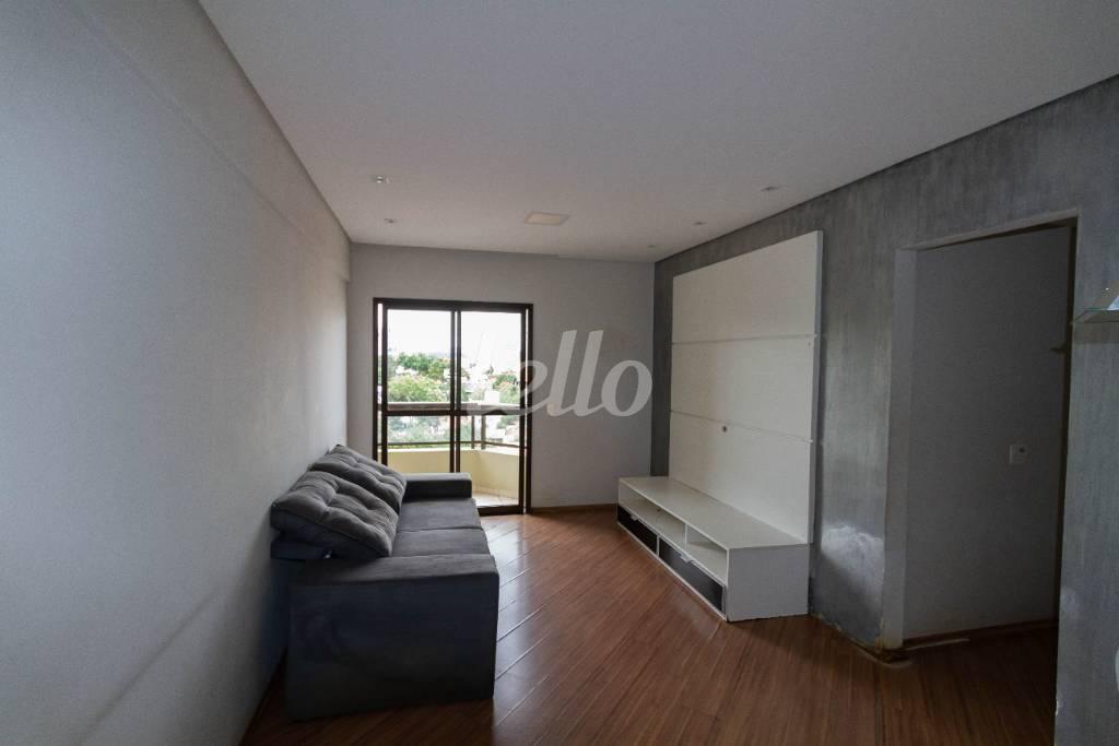 SALA de Apartamento à venda, Padrão com 82 m², 3 quartos e 2 vagas em Vila Valparaíso - Santo André