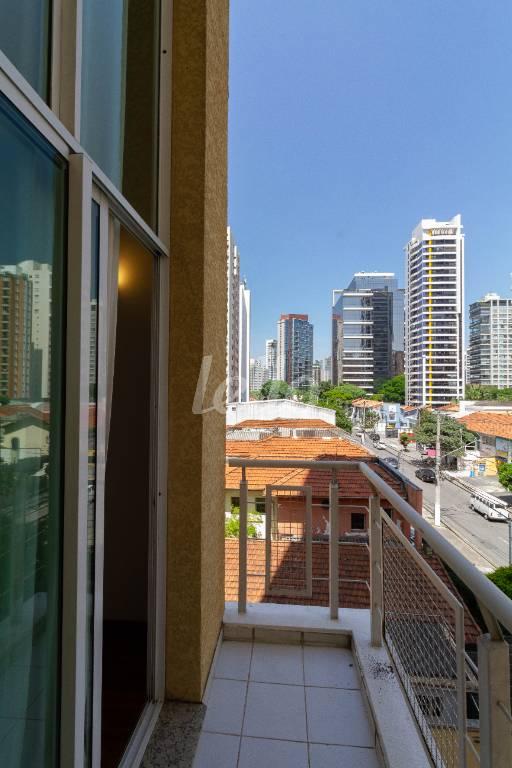 SACADA de Apartamento para alugar, Padrão com 43 m², 1 quarto e 1 vaga em Vila Olímpia - São Paulo