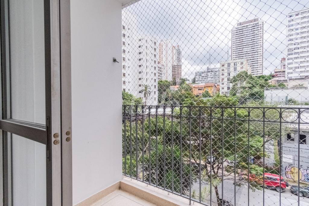VARANDA de Apartamento à venda, Padrão com 67 m², 2 quartos e 2 vagas em Pinheiros - São Paulo