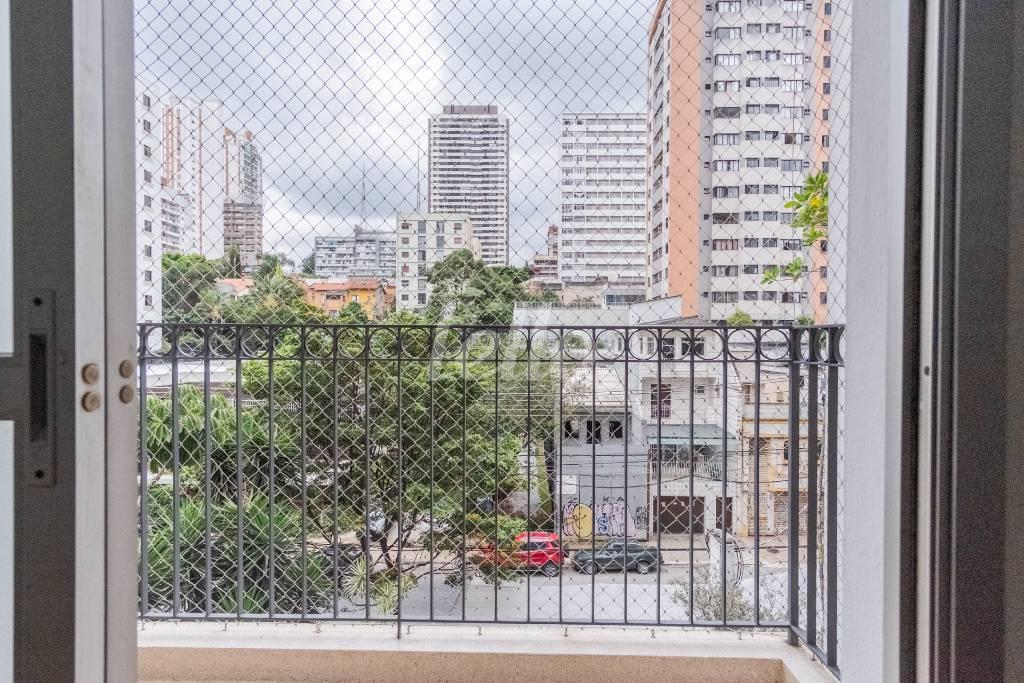 VARANDA de Apartamento à venda, Padrão com 67 m², 2 quartos e 2 vagas em Pinheiros - São Paulo