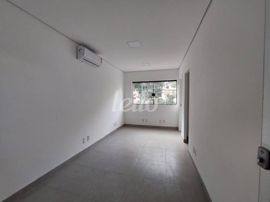 SALA de Sala / Conjunto para alugar, Padrão com 25 m², e em Maranhão - São Paulo