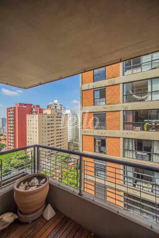 VARANDA de Apartamento à venda, Padrão com 147 m², 4 quartos e 2 vagas em Sumarezinho - São Paulo