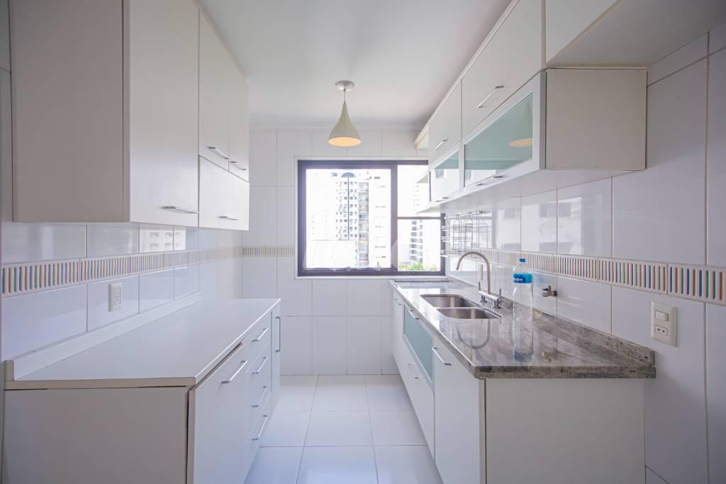 COZINHA de Apartamento à venda, Padrão com 147 m², 4 quartos e 2 vagas em Sumarezinho - São Paulo