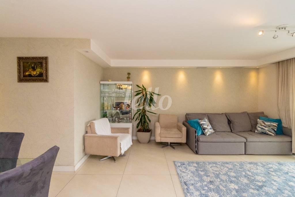 LIVING de Apartamento à venda, Padrão com 88 m², 3 quartos e 2 vagas em Vila Campestre - São Paulo