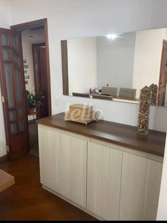 SALA de Apartamento à venda, Padrão com 90 m², 2 quartos e 1 vaga em Vila Bertioga - São Paulo