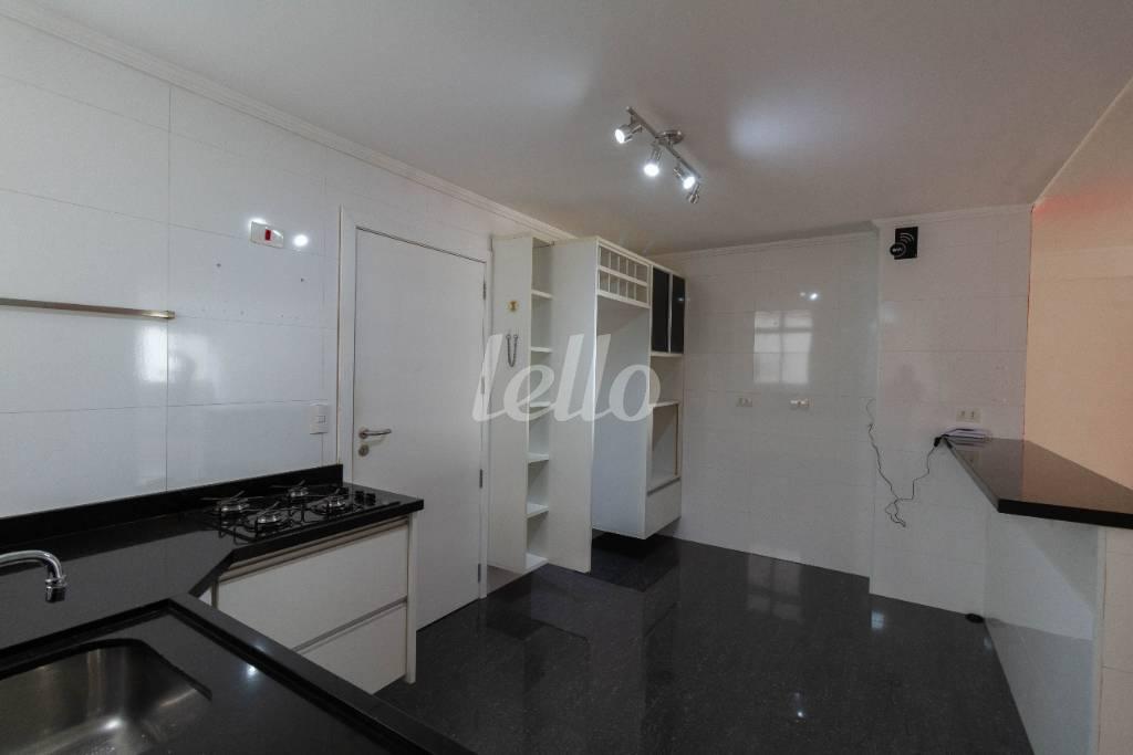 COZINHA de Apartamento para alugar, Padrão com 135 m², 3 quartos e 2 vagas em Santana - São Paulo