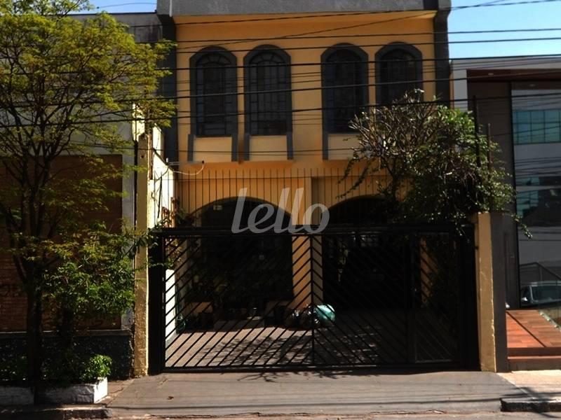 FACHADA de Casa à venda, sobrado com 358 m², 4 quartos e 3 vagas em Santana - São Paulo