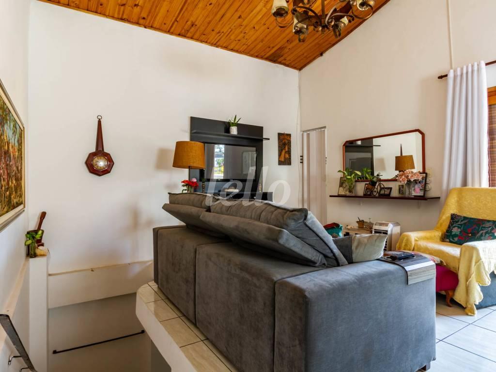 SALA de Casa para alugar, sobrado com 280 m², 2 quartos e 4 vagas em Indianópolis - São Paulo